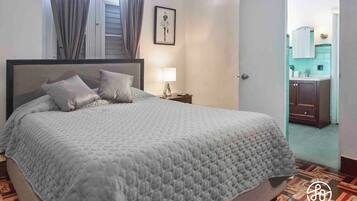 5 bedrooms, iron/ironing board, WiFi, bed sheets