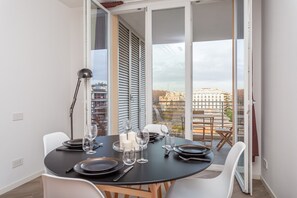 Dining - Trastevere Modern Terraced Apt (Roma)