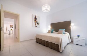 2 Schlafzimmer, Zimmersafe, Bügeleisen/Bügelbrett, Reisekinderbett