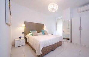 2 bedrooms, in-room safe, iron/ironing board, travel crib