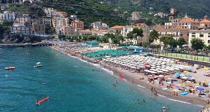 Ciliegia by Amalfivacation.it - Sea View, Few Steps from the Beach