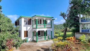 Exterior - Oceanfront 3-bedroom villa with spectacular view! (Calibishie)