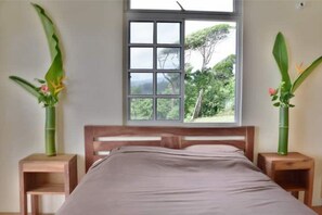 3 chambres, coffres-forts dans les chambres, bureau