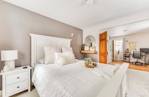 2 bedrooms, in-room safe, desk, iron/ironing board