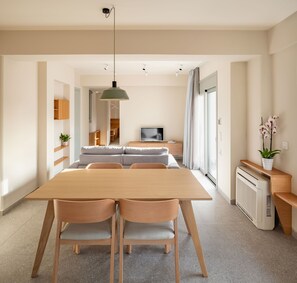 Big One Bedroom Apartment O2 | Living area