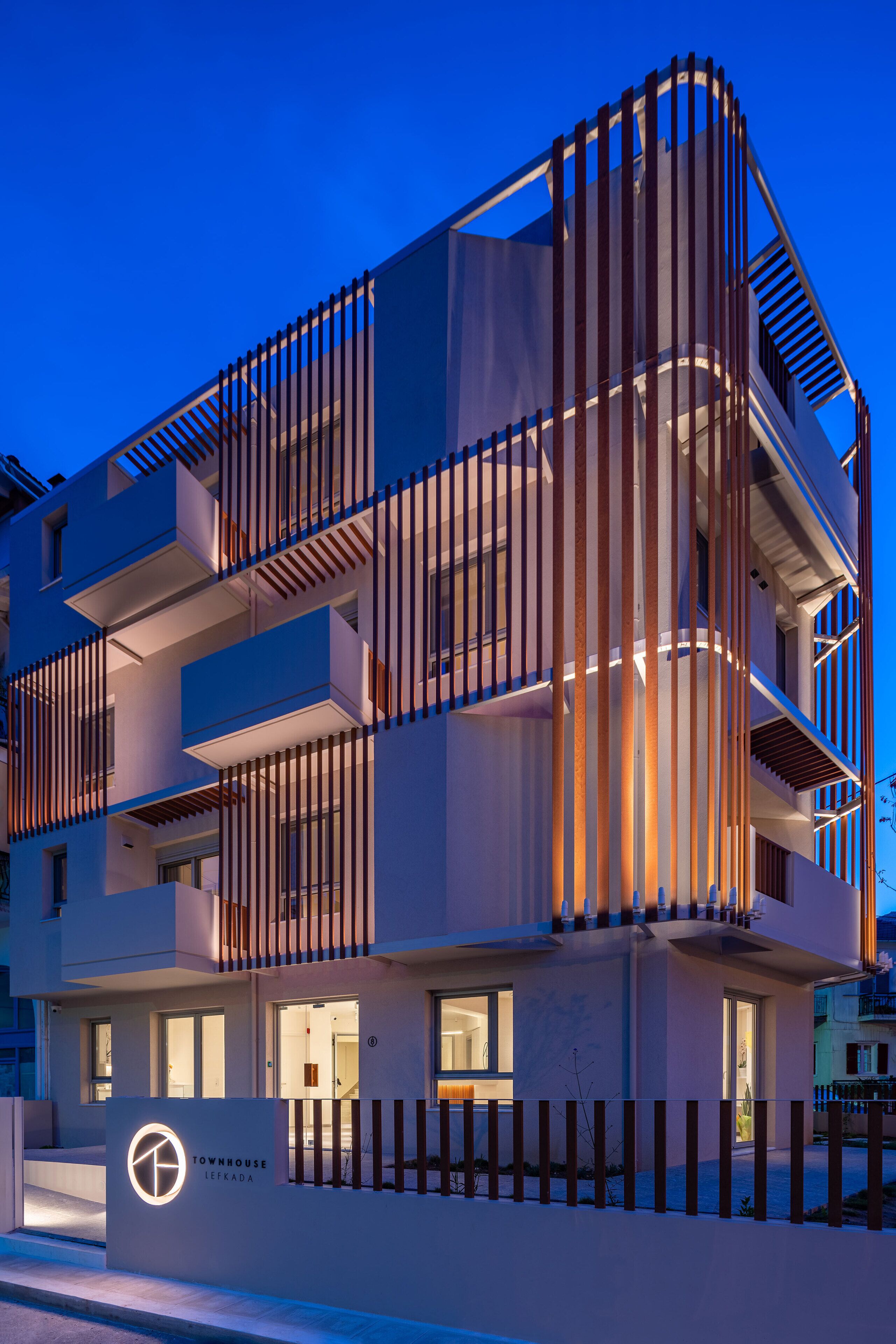 Vista frontal de la propiedad