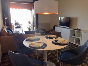 Dining - Lavinia apartment in Oggebbio with lake view (Oggebbio)