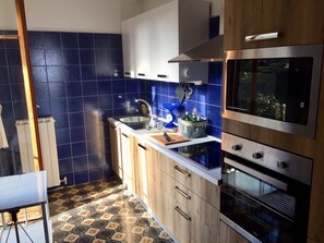 Fridge, microwave, oven, dishwasher - Lavinia apartment in Oggebbio with lake view (Oggebbio)