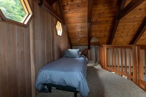 3 bedrooms, desk, free WiFi, bed sheets
