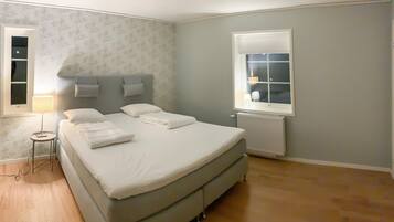2 bedrooms, travel cot, free WiFi