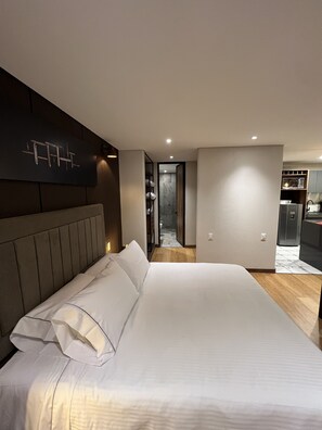 Design Apartment | 1 bedroom, in-room safe, desk, laptop workspace - R5/ Modern Loft in La Candelaria (Bogotá)