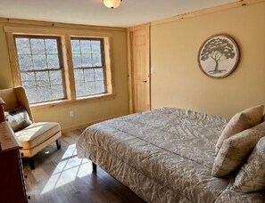 Room - Stylish Farmhouse with amazing view! (Hartwick)