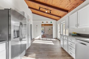 Utensilios de cocina y comedor 