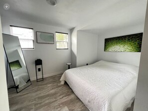 1 bedroom, desk, iron/ironing board, free WiFi