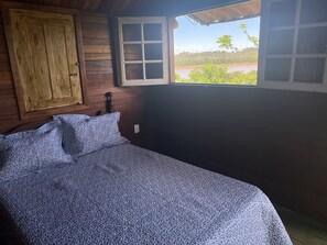 2 bedrooms, WiFi - Chalet in front of the dam. (Carrancas)