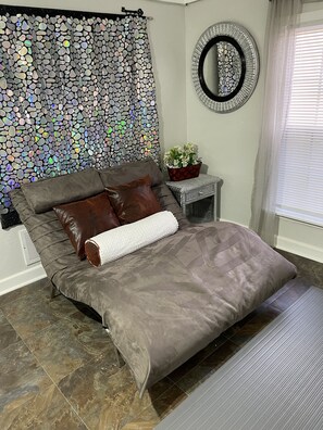 4 bedrooms, iron/ironing board, free WiFi, wheelchair access