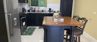 Keko stays is a modern two bedroom apartment located in the popular Duncans hill