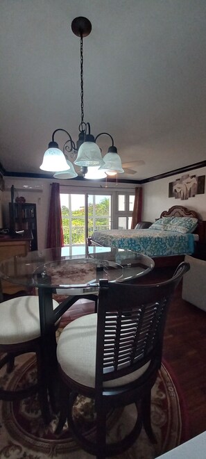 Interior - Lakeview Manor Freeport, The Bahamas (Freeport)