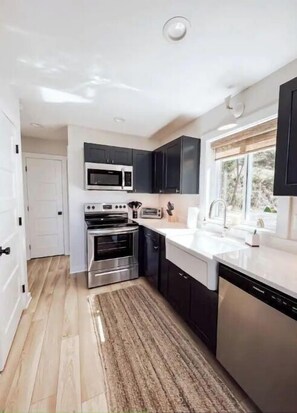Fridge, microwave, oven, stovetop