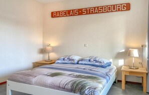 2 bedrooms, travel cot, free WiFi - 2 bedroom lovely home in Bruinisse (Bruinisse)