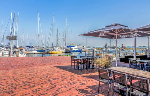 2 bedroom lovely home in Bruinisse