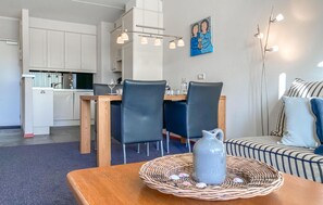 Smart TV - 2 bedroom lovely home in Bruinisse (Bruinisse)