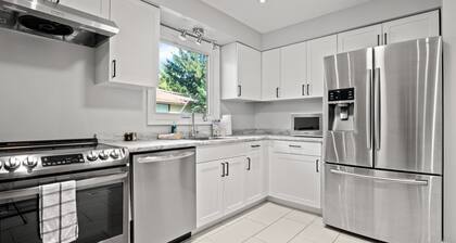 Henley House | 8 ppl | Hot Tub & Firetable | Near Rowing, Brock, Beach, NHS
