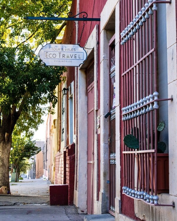 Exterior - Hostal Iká (Chihuahua)