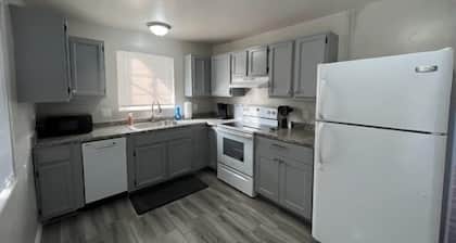 Historic Rincon Heights 1BR and Parking