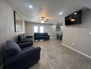 TV - Northwest Tucson 1BR Master Suite (Pima County)