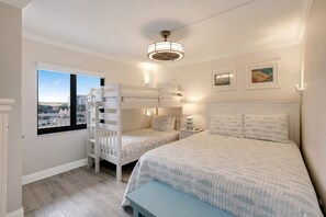 2 slaapkamers, een strijkplank/strijkijzer, gratis wifi, beddengoed