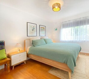 3 bedrooms, iron/ironing board, bed sheets