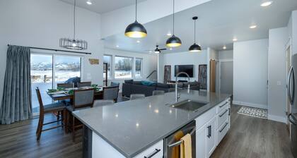 Close to Downtown Bozeman & Big Sky w/ Easy Trail Access - Sunrise Retreat