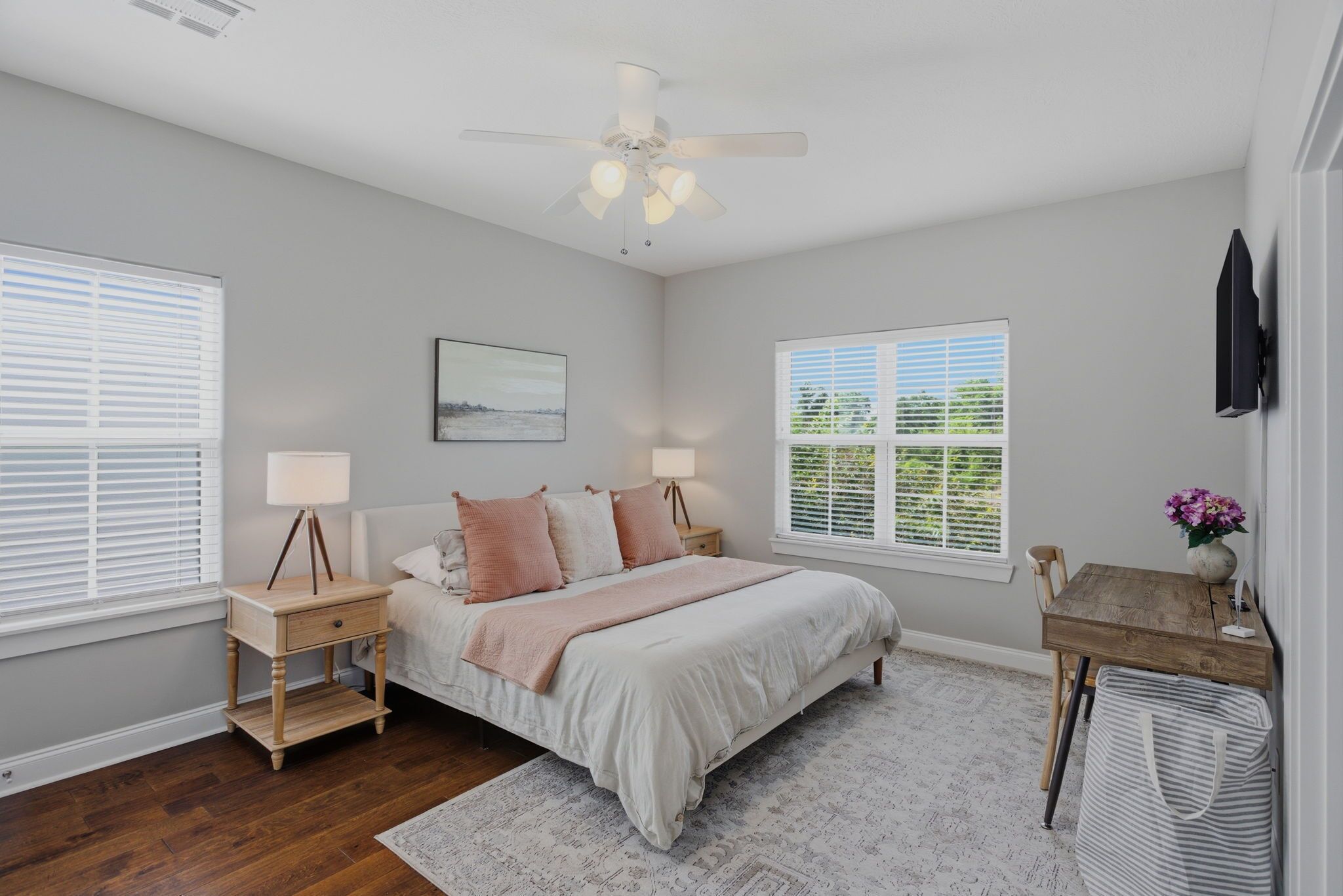 3 bedrooms, in-room safe, desk, iron/ironing board