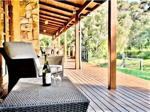 Terrace/patio - Kookaburra Retreat | Dog Friendly | Forest Views (Redgate)