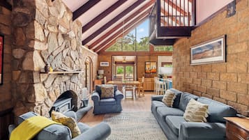 TV, fireplace, stereo