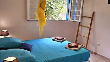 2 bedrooms, iron/ironing board, travel crib, free WiFi