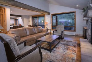 TV, fireplace, offices - Sunrise Villa (Crested Butte)