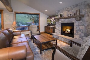 TV, fireplace, offices - Sunrise Villa (Crested Butte)