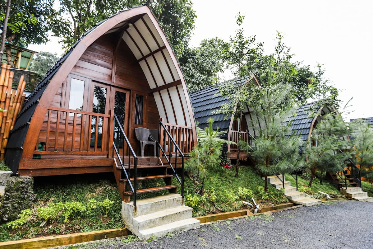 Family Quadruple Room | Desk, travel crib, free WiFi