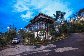 Interior entrance - Miracle Signature Hills (Ciater)