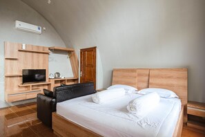 Kamar Quadruple Superior | Meja kerja, tempat tidur bayi, dan Wi-Fi gratis
