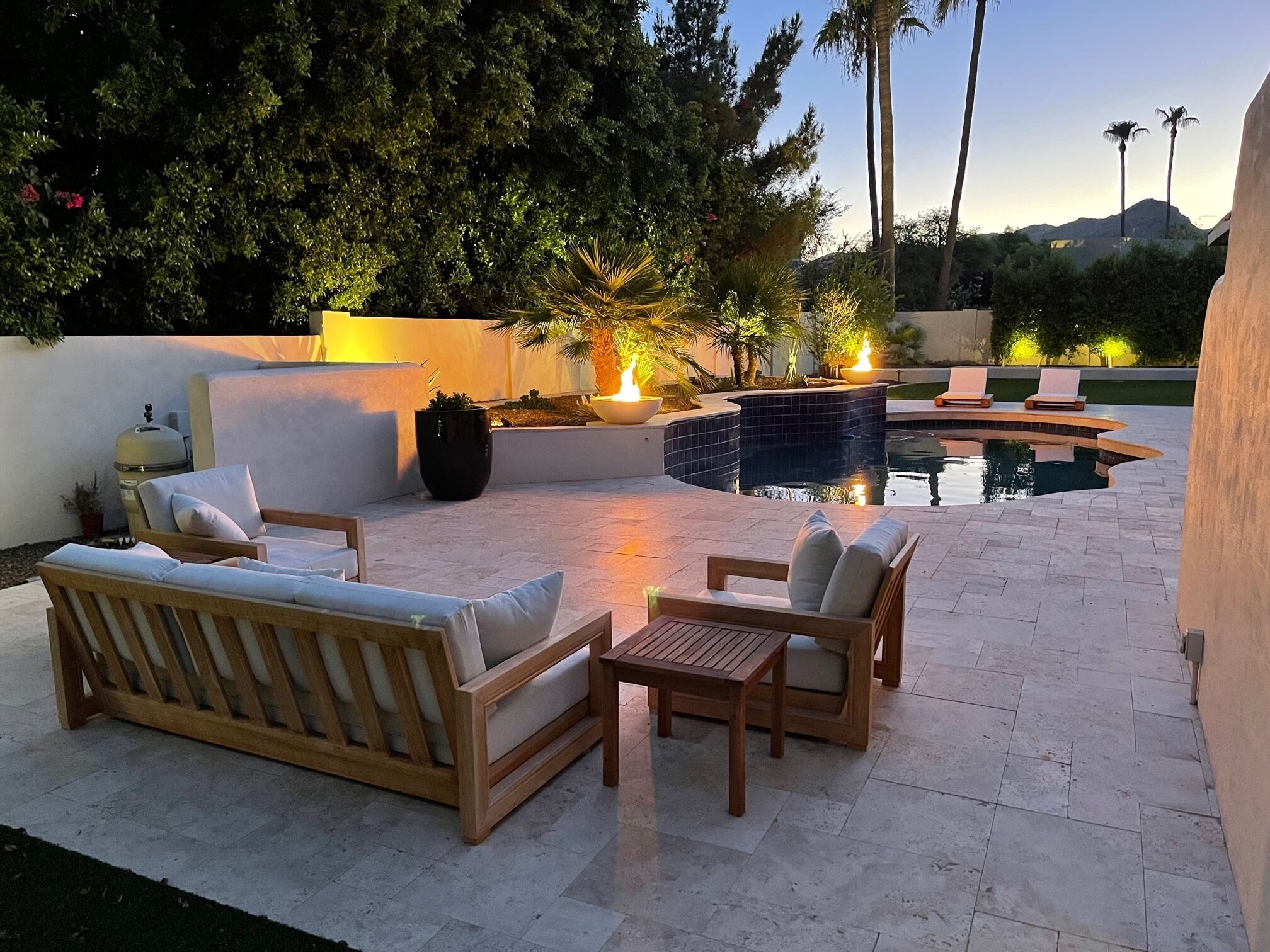Private attached guest house with pool near South Mountain Preserve 