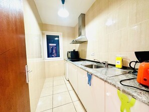 Refrigerador, horno, cafetera/tetera