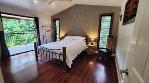 4 bedrooms, travel cot, free WiFi, bed sheets - ‘The Canopy’ The magic of the rainforest (Bingil Bay)