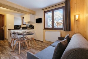 Living and dining room - Hameau Des Grands Montets Apt.127 Apartment w/ Balcony & Garage, Sleeps 4, Argentière (Chamonix), France (Argentière (Chamonix))