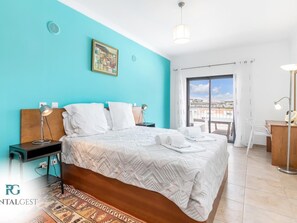 3 Schlafzimmer, Bügeleisen/Bügelbrett, Internetzugang, Bettwäsche