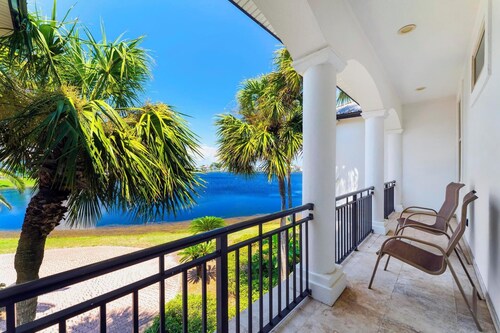 Belleza Del Mar with Ocean Views, Game Room, and Lakefront Pool