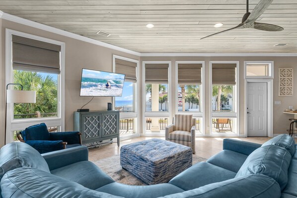 Fernseher, Bücher, Videothek