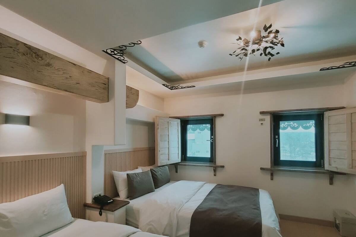 Superior Twin Room | WiFi (free)